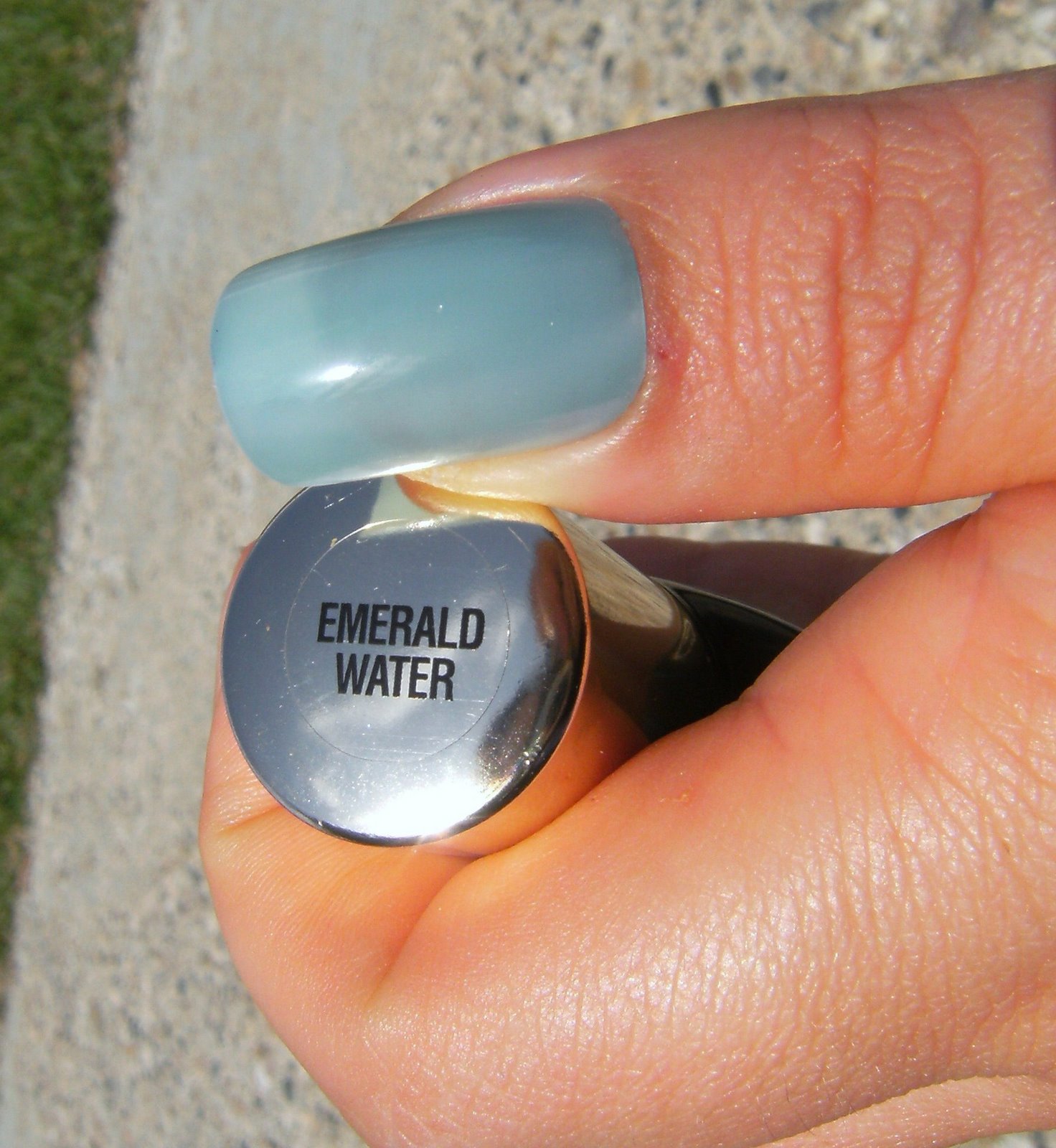 [MAYBELLINE+EMERALD+WATER+(3).JPG]