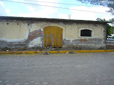 Parte  lateral trasera de Estacíon de Ferrocarril