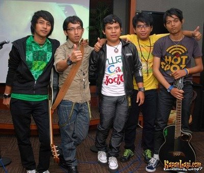 Lirik Lagu TerBaru MP3: Wali - Adinda
