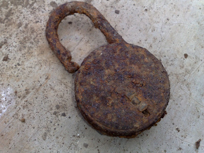 Rusty Lock - Not from Titanic