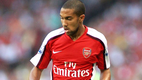 Real Madrid: Colocan de blanco a Clichy Real Madrid: Colocan de blanco a Clichy