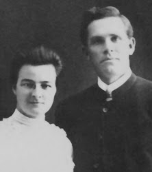Dwight's parents, Otto and Della