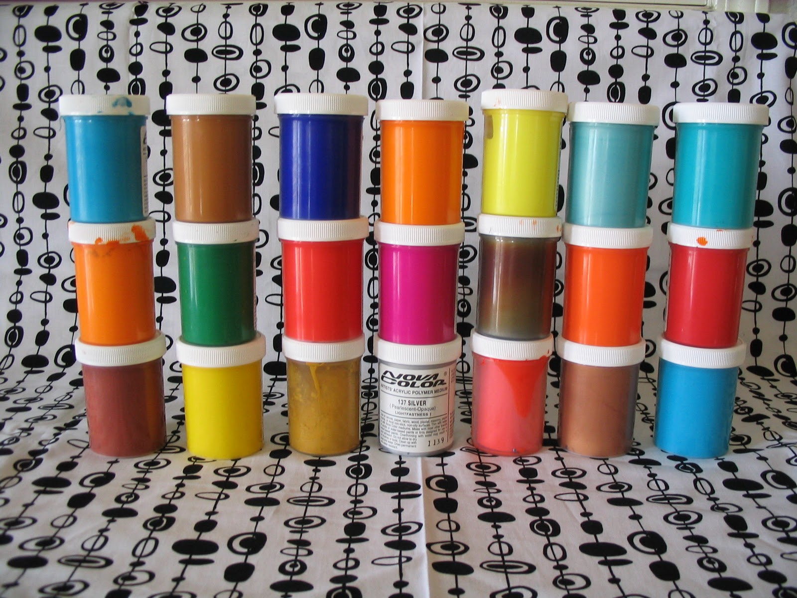 Vacancy at the Design Motel Nova Color Paint