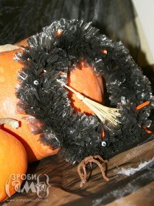 [halloween-wreath2-225x300.jpg]