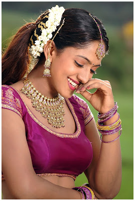 sheela hot stills sheela latest hot exposing stills~www.telugubhamalu.blogspot.com
