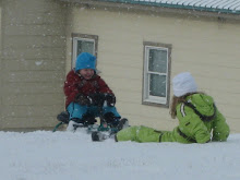 Samen in de sneeuw spelen