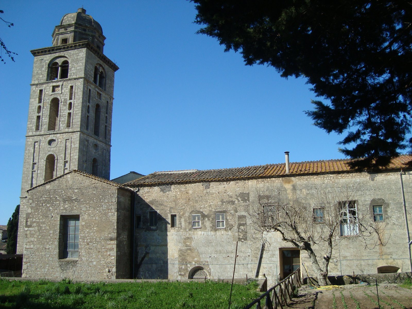 [S.+Francesco+in+Tarquinia+i.JPG]