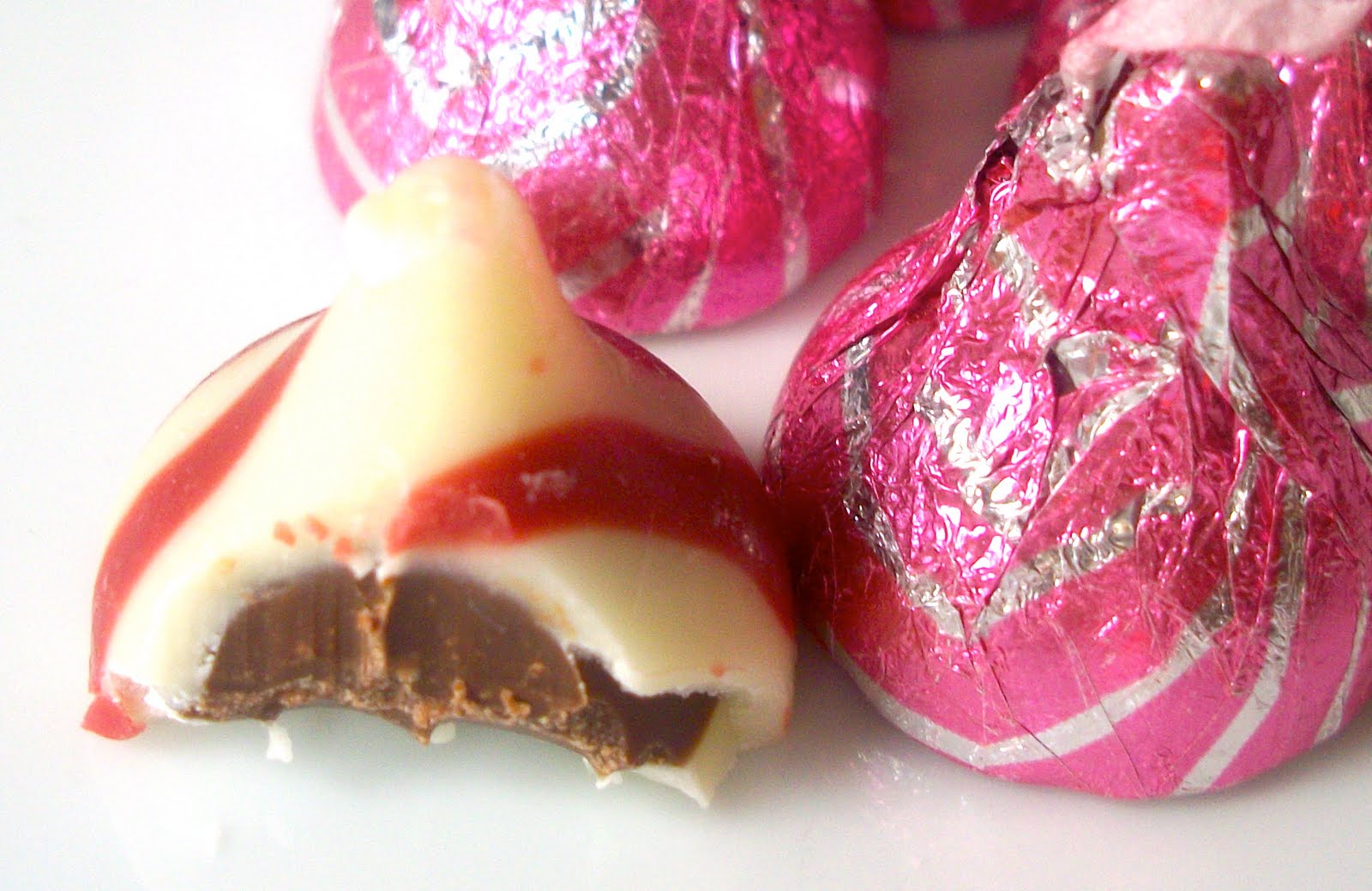 Obsessive Sweets Hershey's Raspberry Hugs