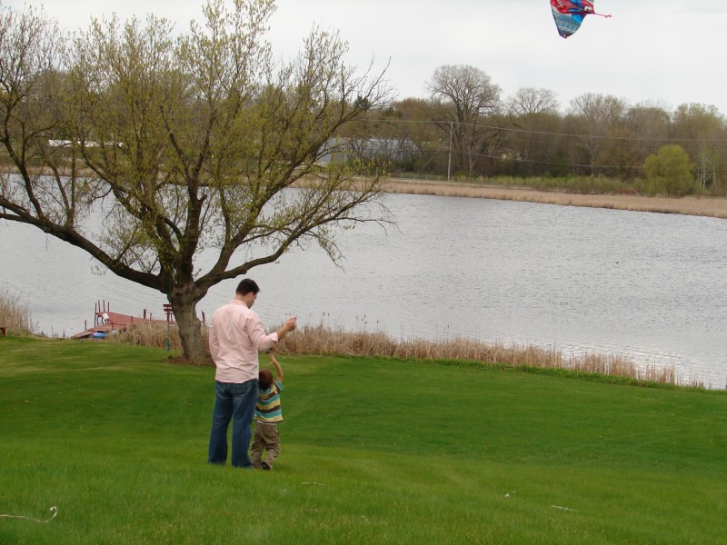 [kite+flying2.jpg]