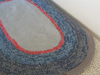 alfombra ovalada tejida - Cómo decorar un dormitorio de nene