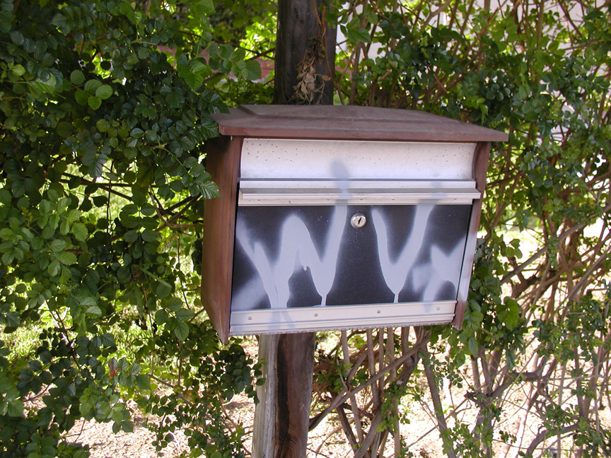 [mailbox.JPG]