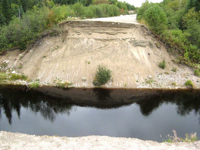 Les minéraux Québec Lac Au Loup Marin Route barrée