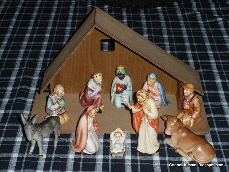 Goebel Hummel: Hummel Nativity Set 11 Piece With Manger
