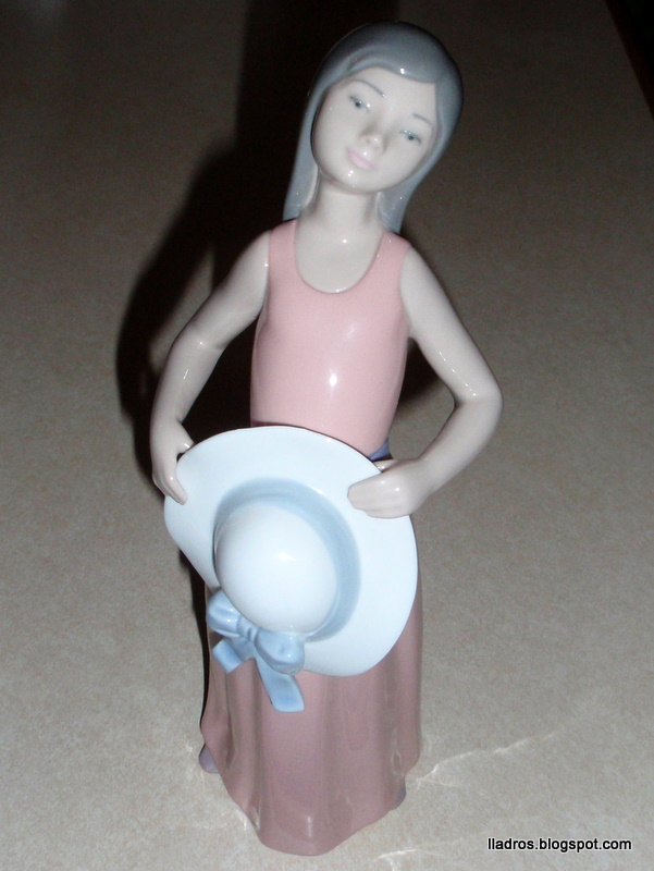 lladros Retired 1978 Lladro Figurine 5008 The Dreamer 10"