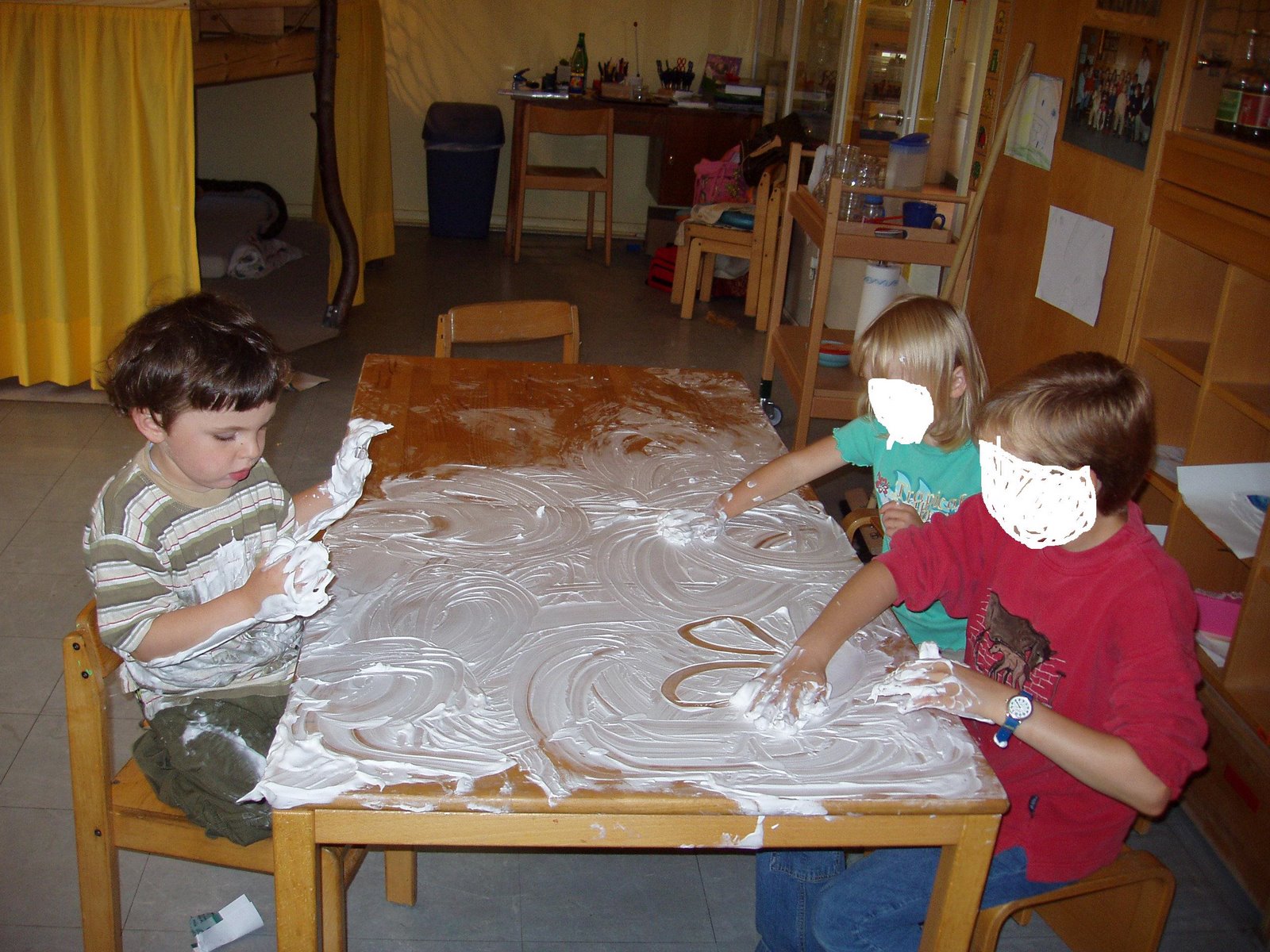 [erik+im+Kindergarten+081+-+Kopie.jpg]