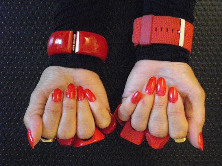 Filing+nails+in+public