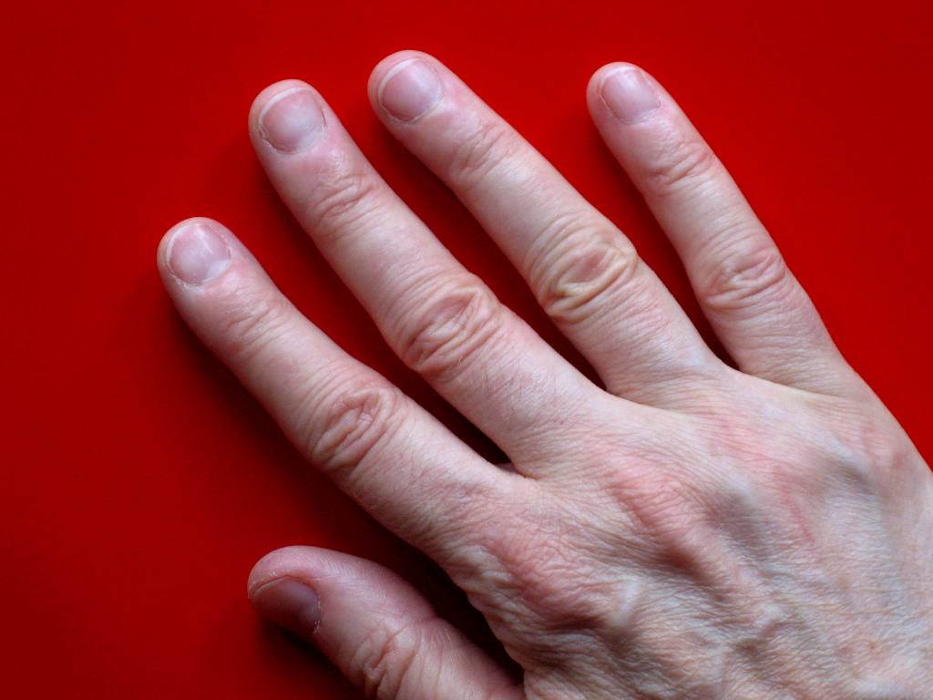 Filing+nails+in+public