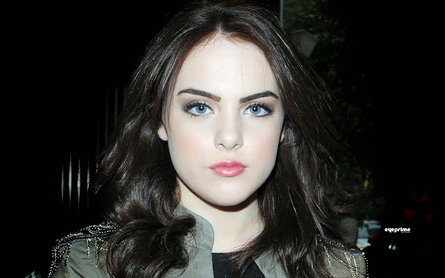 Elizabeth Gillies attends the Premiere of'Solitary Man' in New York 
