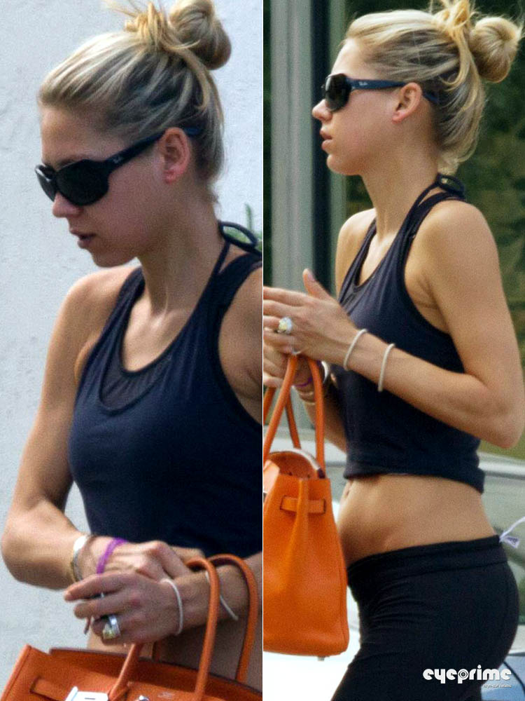 doutzen kroes baby bump. showing possible Baby Bump