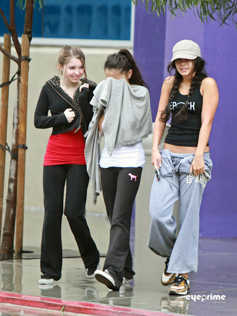 vanessa hudgens sister stella. Vanessa Hudgens, Sister Stella amp; Sammi Hanratty leave the Gym in Studio City,