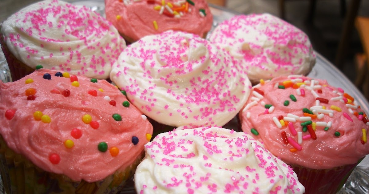 Delleicious DC Strawberry Shortcake Cupcakes