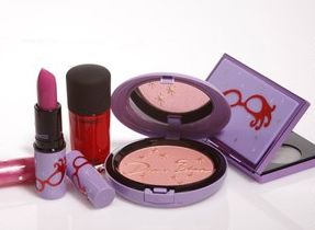 [mac-x-dame-edna.jpg]