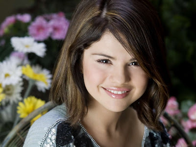 Selena Gomez Bieber Dating. wallpaper Selena Gomez and