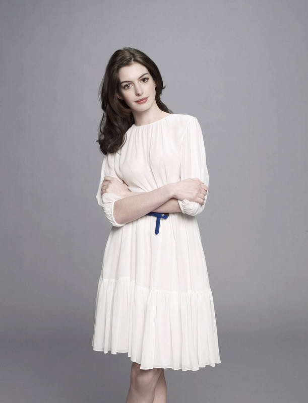 anne hathaway get smart dress