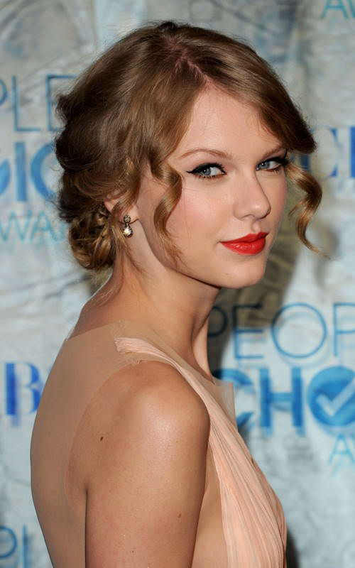 taylor swift dress people. Taylor Swift Looking Charming