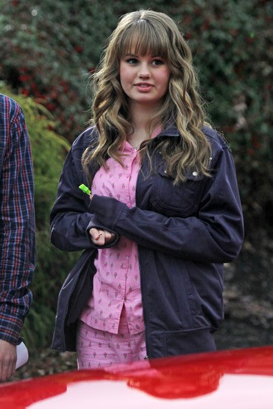 kar1n9: Leer es mi vida: Imagenes de 16 Wishes con Debby Ryan
