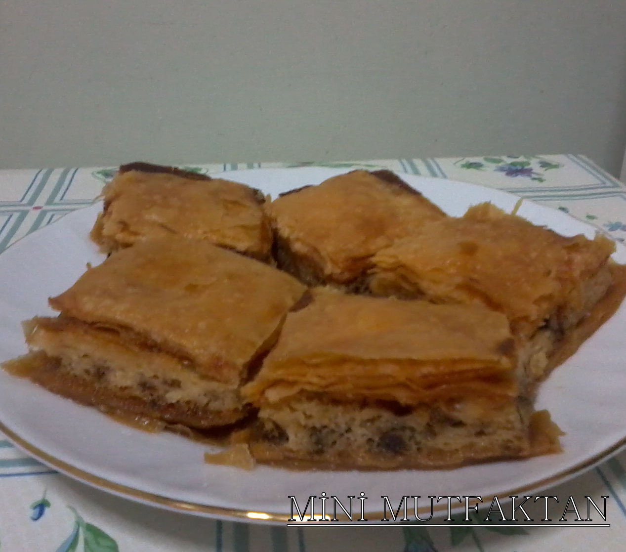 MİNİ MUTFAKTAN Baklavalı Kek