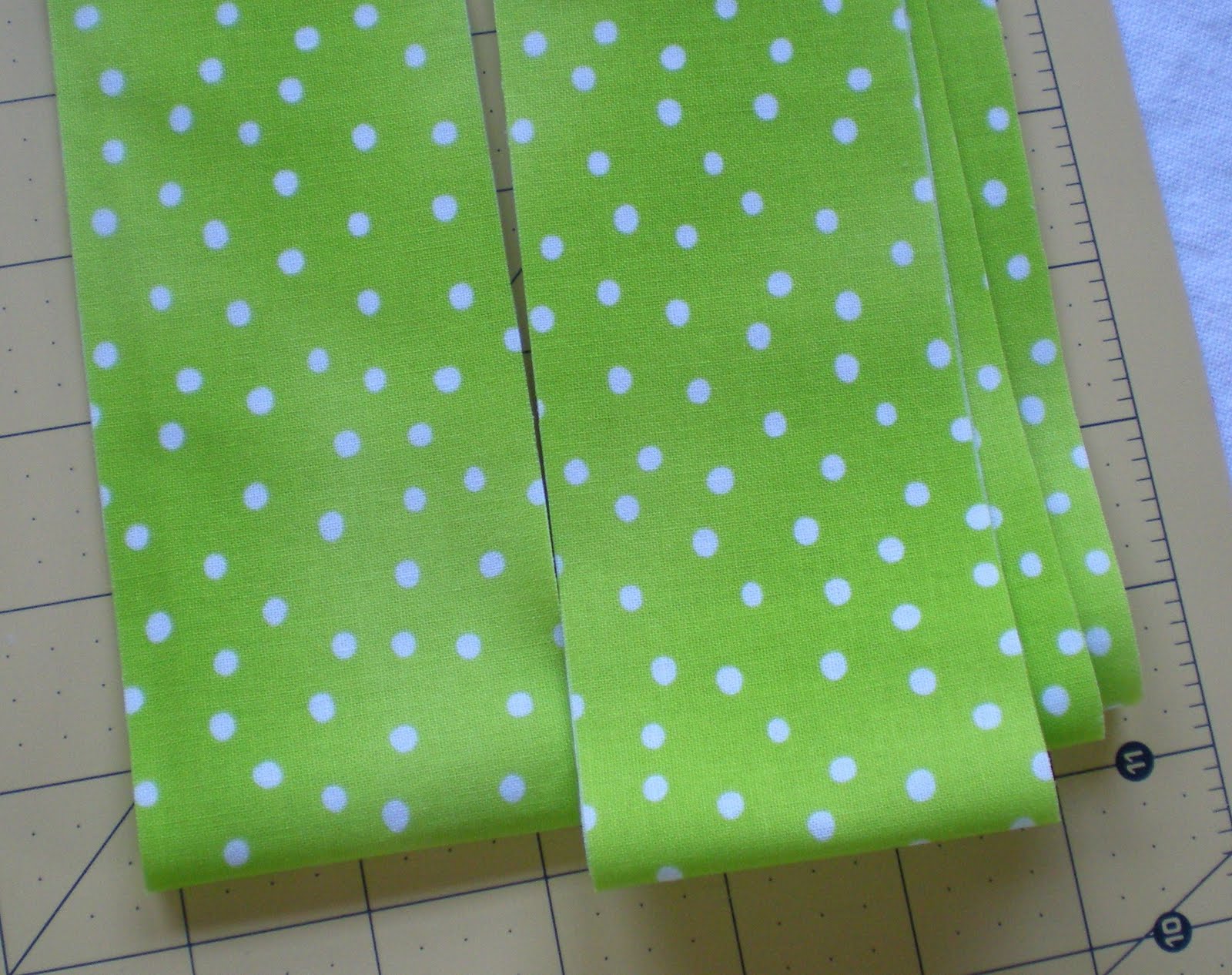 Molly Flanders A Tutorial French Binding...Ooh,la,la!