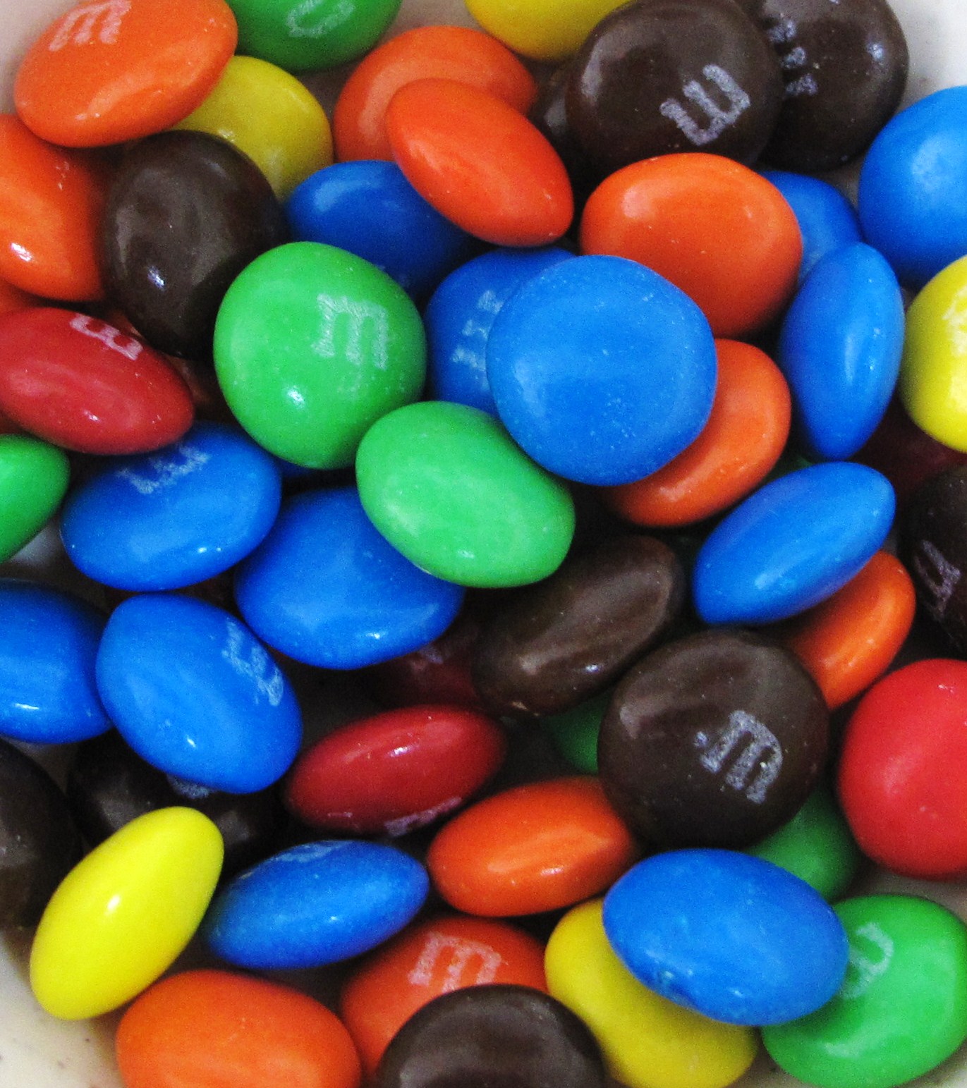 Rebecca Yam Bakes Marshmallow M & M Brownies!