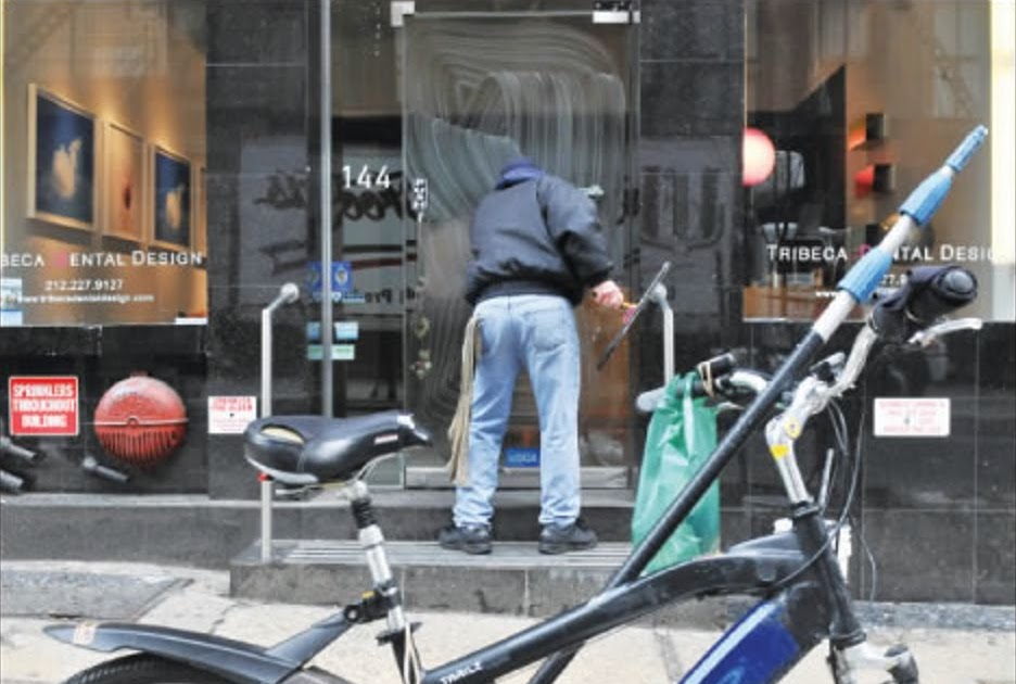 RobinsonSolutions Professional Window Cleaning Window Cleaner On A