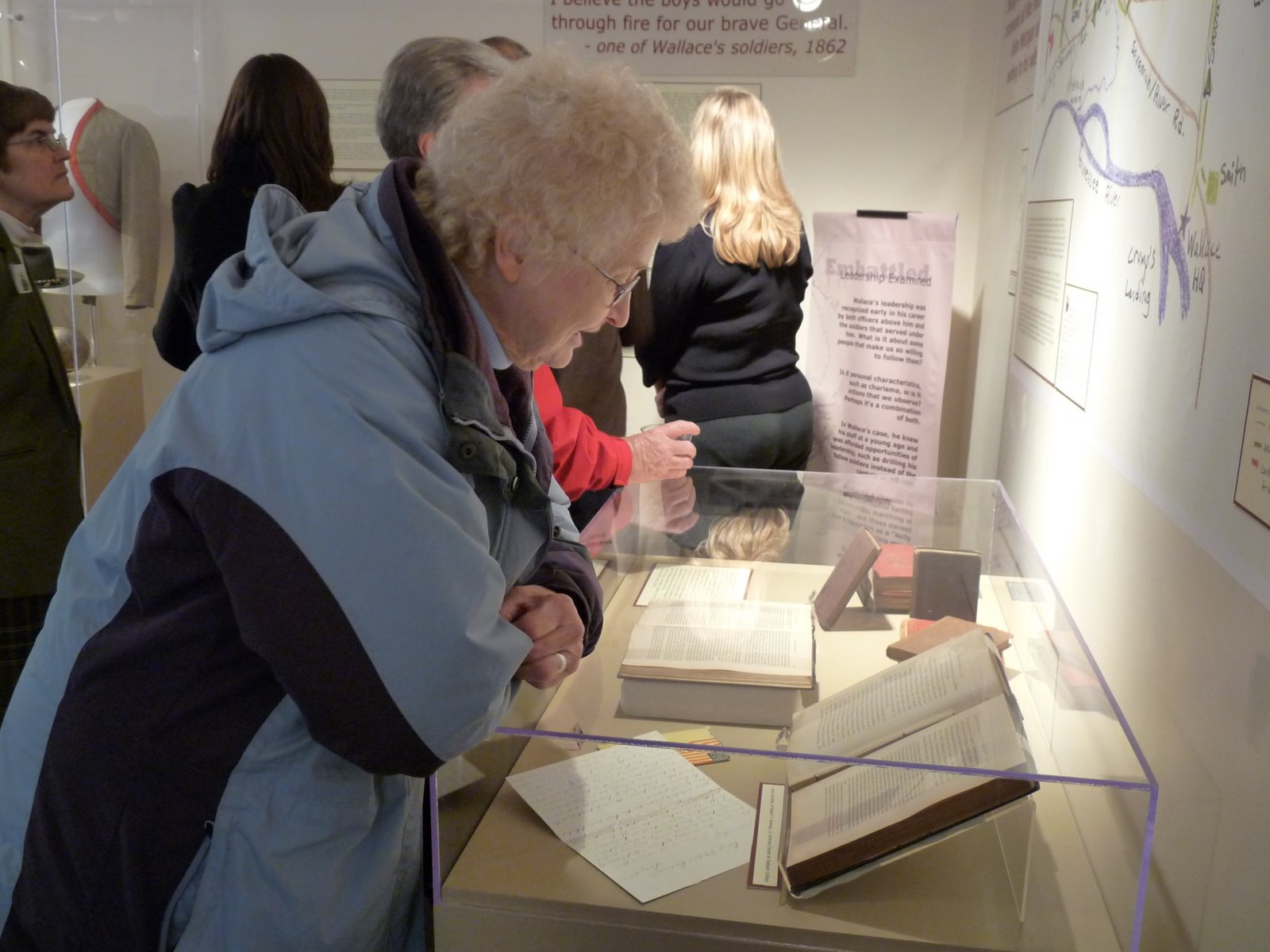[exhibitopening+079.jpg]