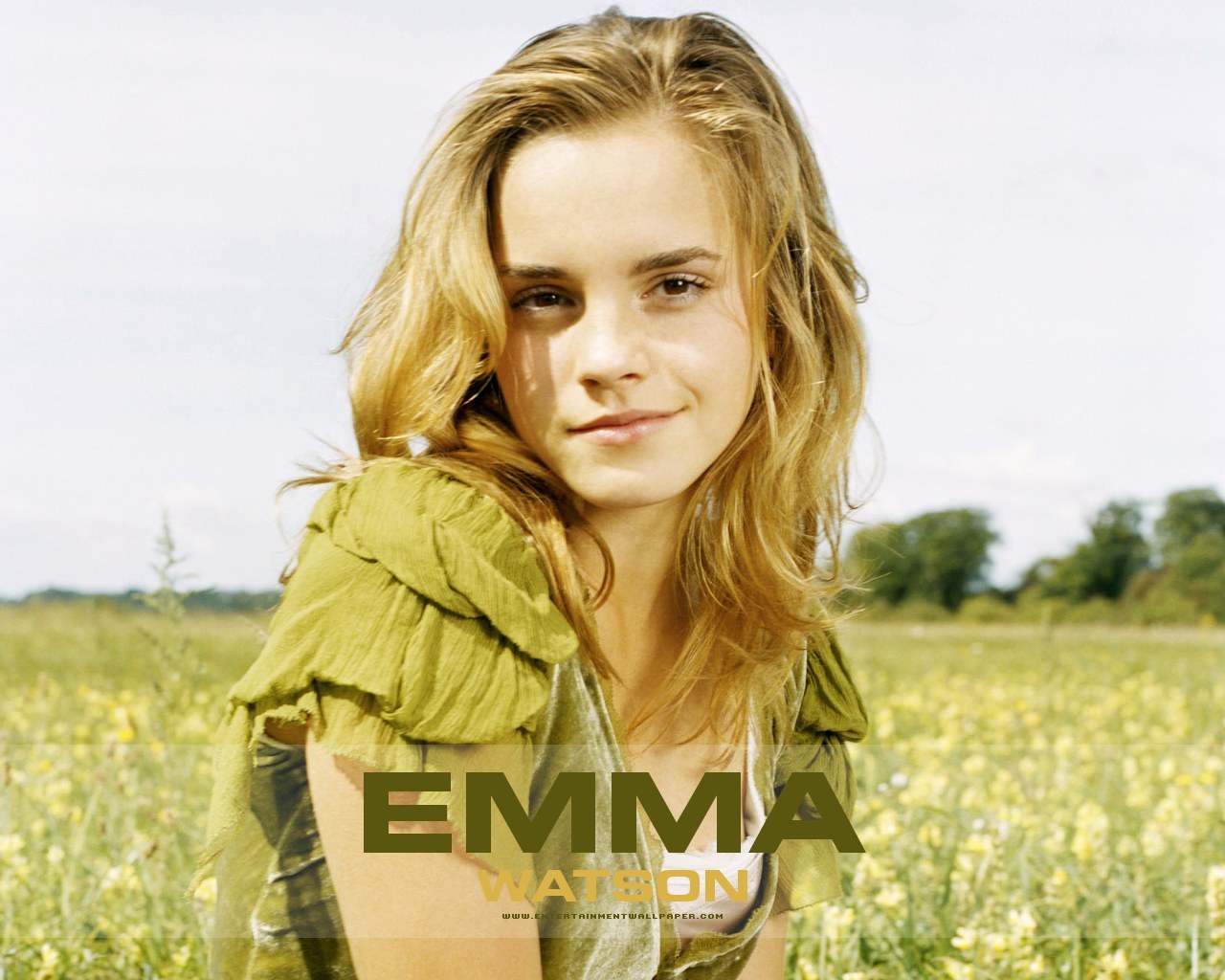 Movie Zone: Emma Watson - Wallpapers1280 x 1024