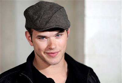 [kellan-top1.jpg]