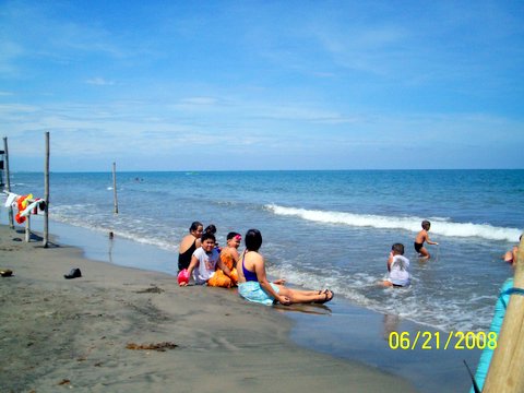 [2008-06-21-Bauang-LaUnion-WhiteHouse-beach-4910-730905.JPG]