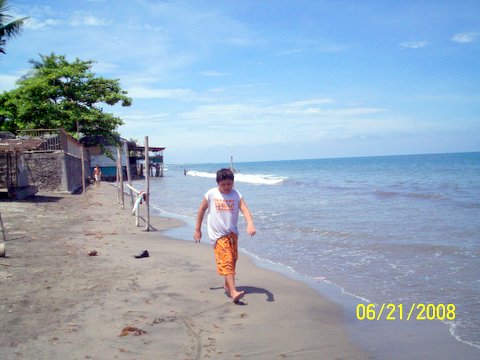 [2008-06-21-Bauang-LaUnion-WhiteHouse-beach-4922-732992.JPG]