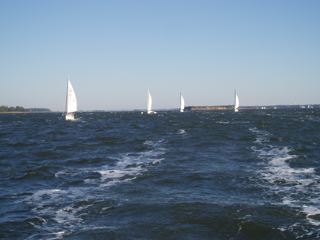 [Day+8+Boats_following_us_on_the_Neuse_River_-_ICW_2007.jpg]