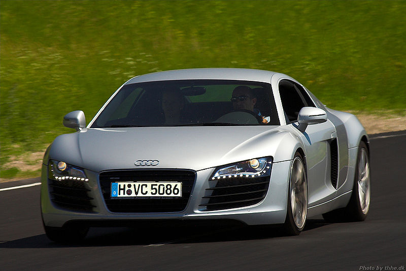 [Audi_R8-09.jpg]