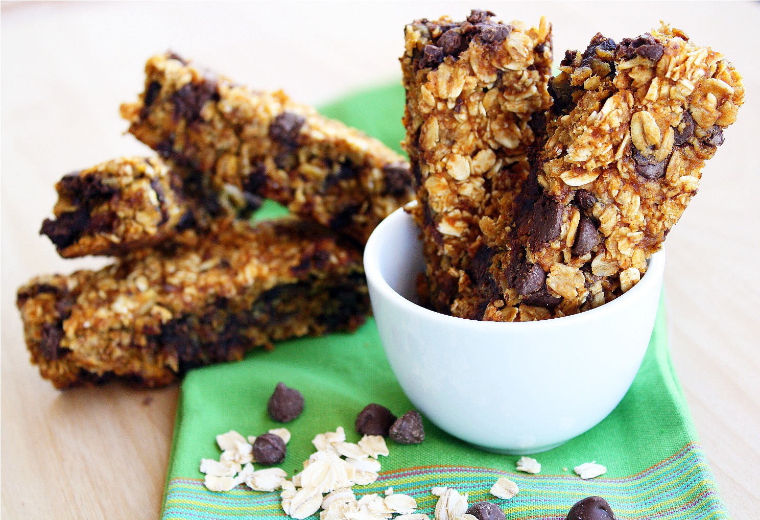 Delicious homemade chocolate chip granola bars