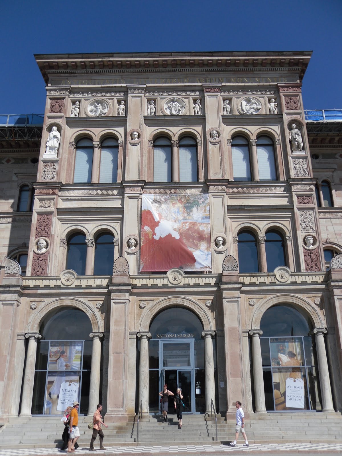 free Unimodality, Convexity,