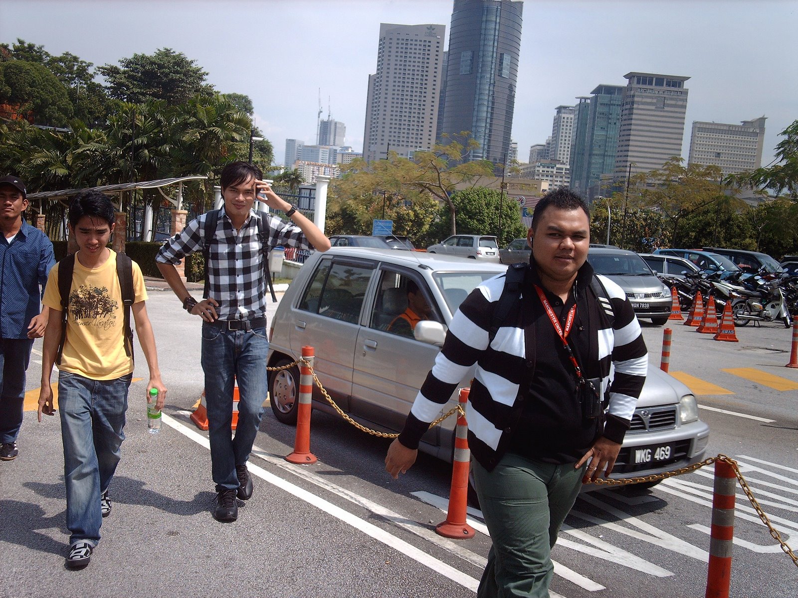 [PICT4087.JPG]