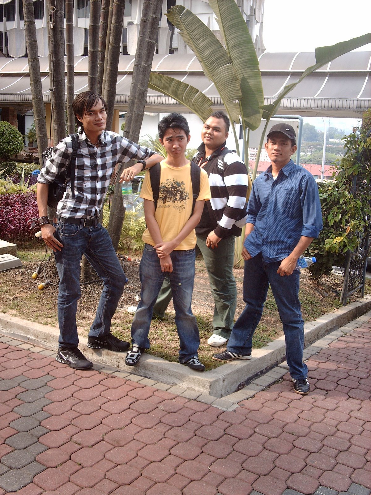 [PICT4093.JPG]