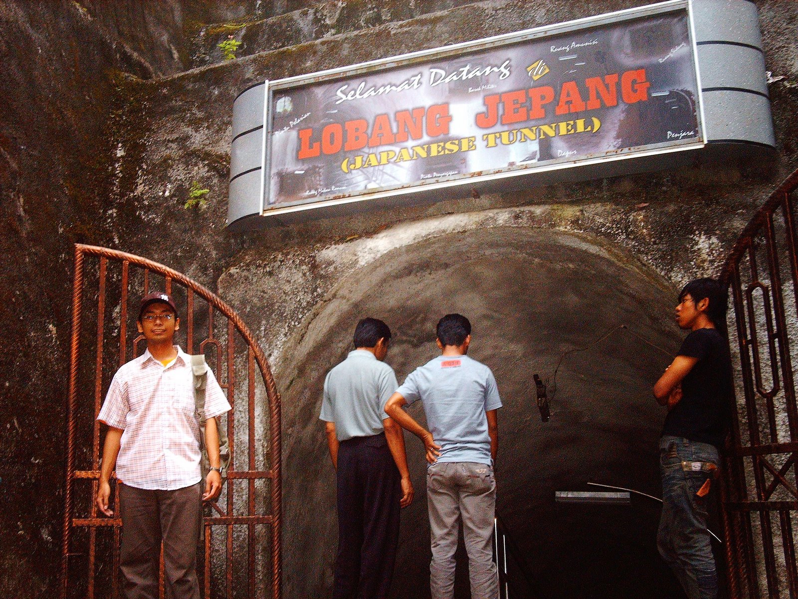 [PICT4041.JPG]