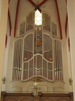 [Image: Leipzig+Church+StThomas+Woehl+Organ.jpg]