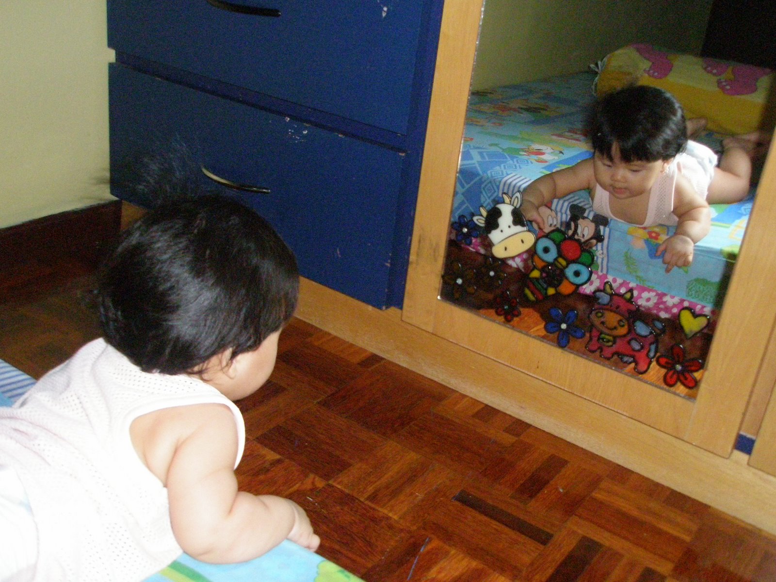 [Cass+in+sisters'+bed+012.jpg]