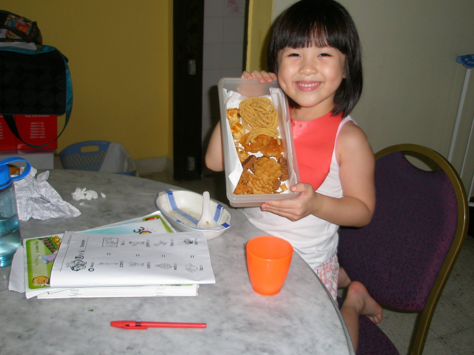 [Sher+playing+bride,+Aly+doing+revision+007.jpg]