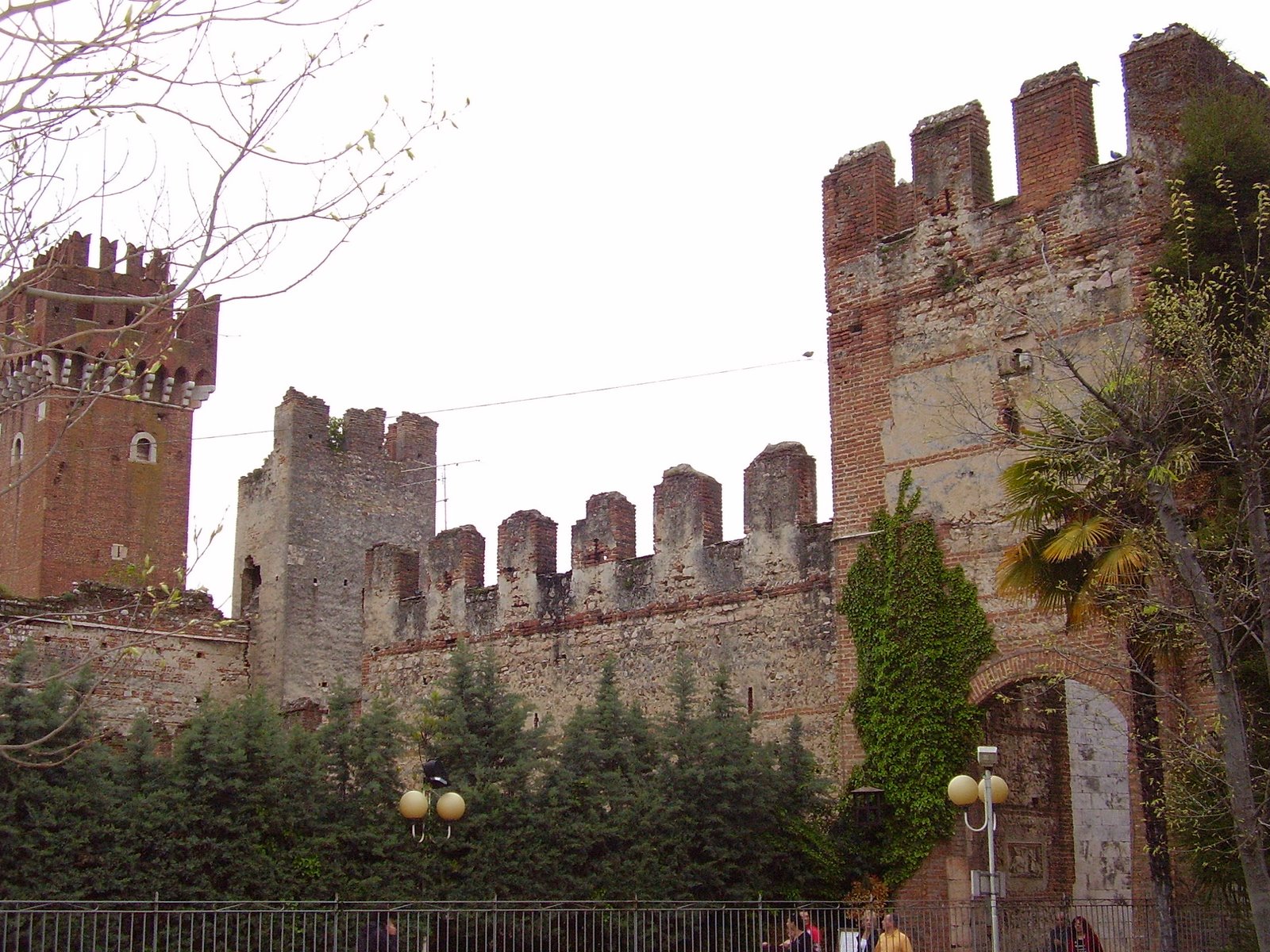 [P4190175.JPG]